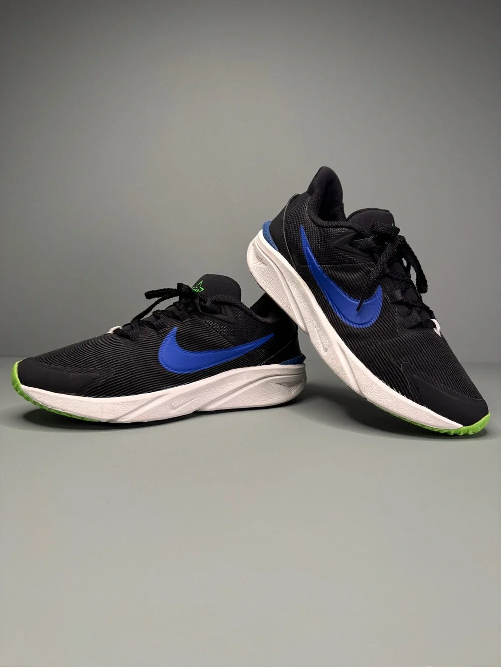 Nike Star Runner 4 GS Size 7Y Black Blue Green Running Shoes DX7615-004